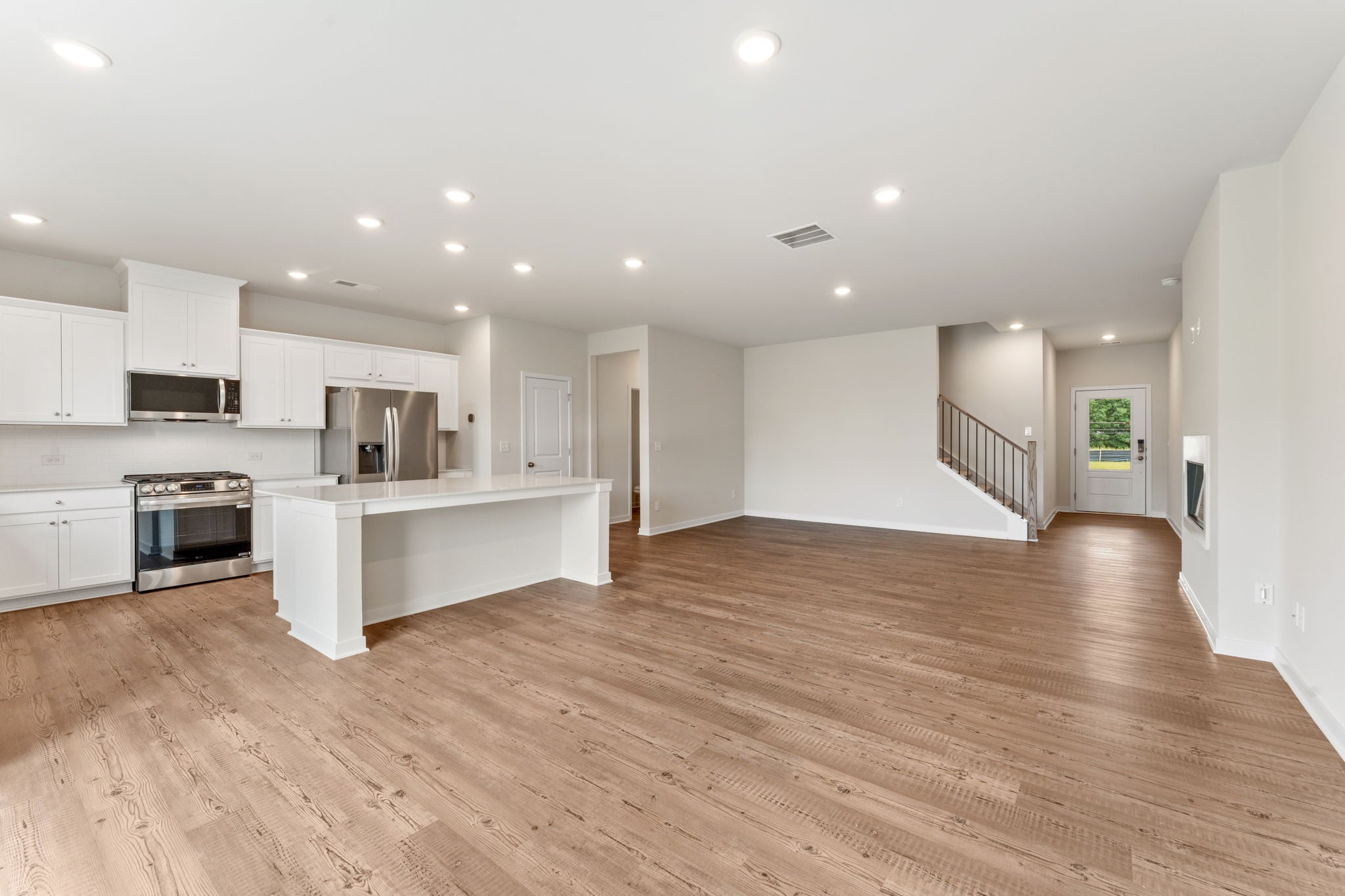 014 1271 Farmers Loop