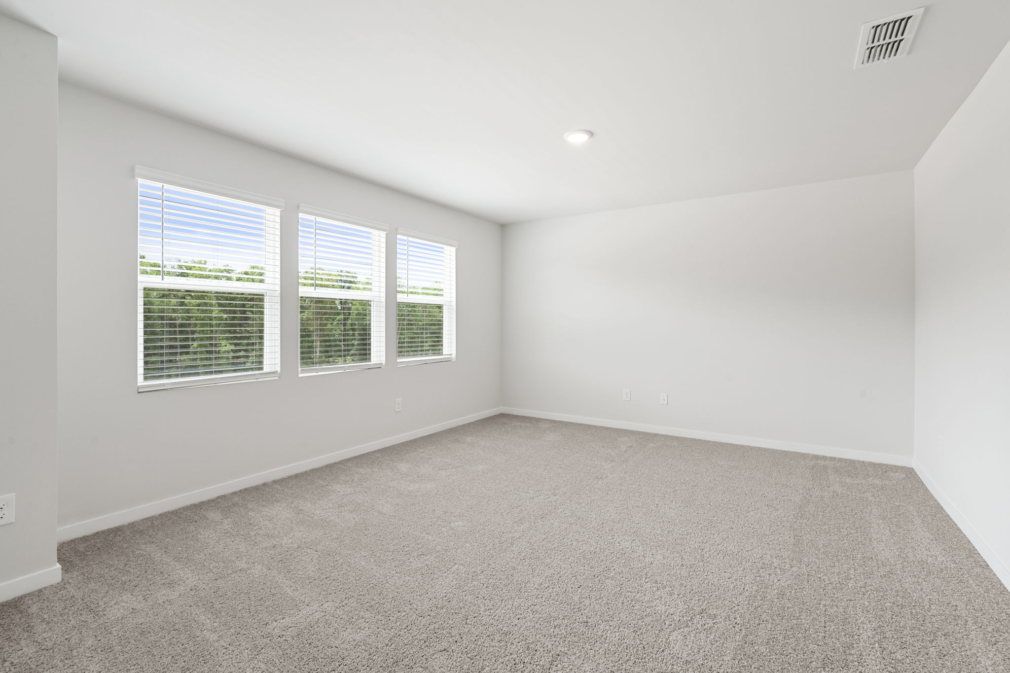 A room with windows.